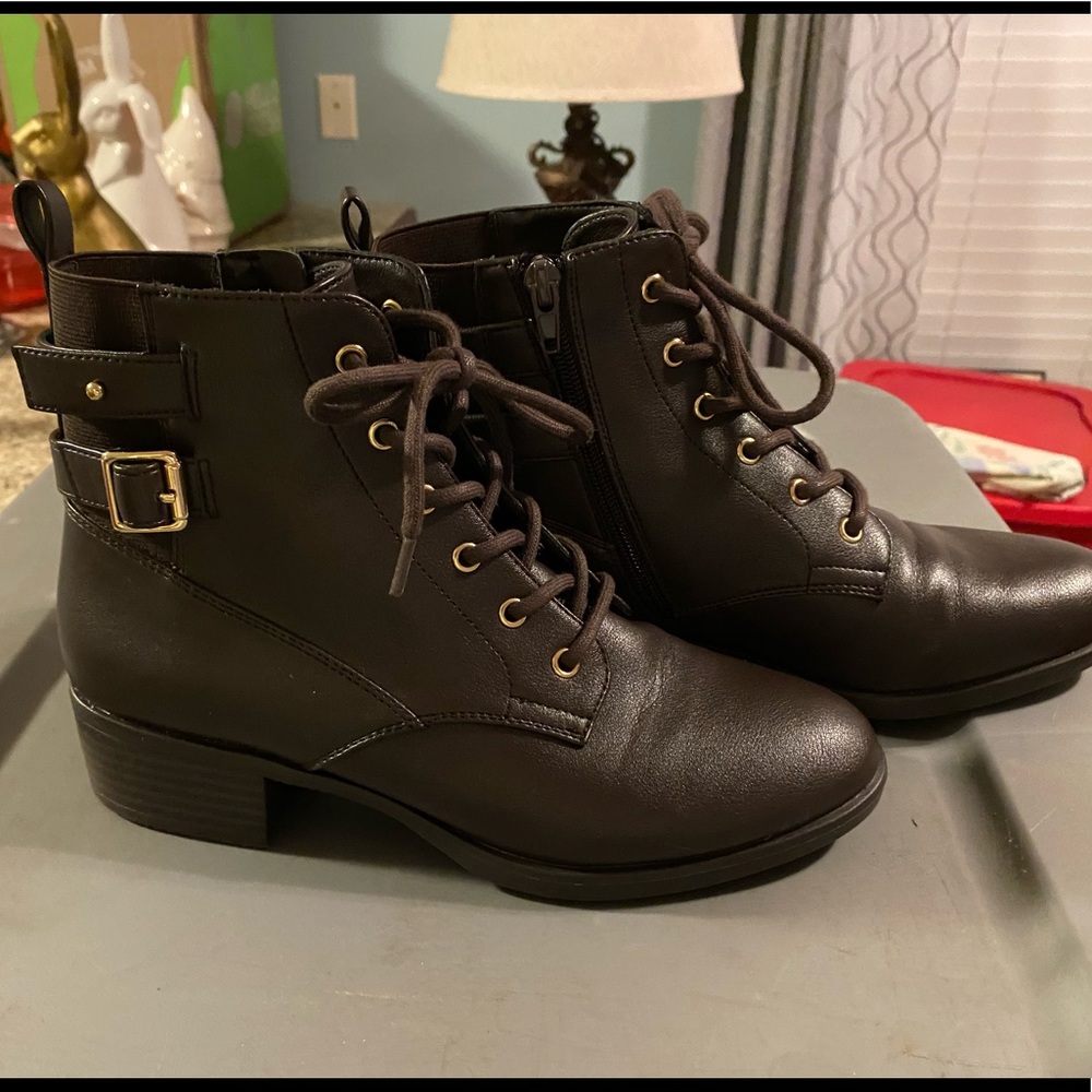 Nice Brown Buckle Zip-up Boots Kelly & Katie  Size 8